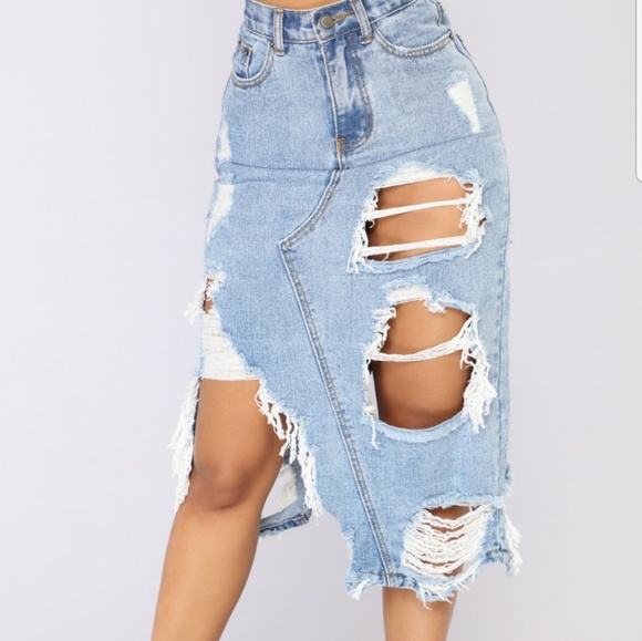 Fashion Nova Dresses & Skirts - Fashion Nova // So hung up // denim midi skirt